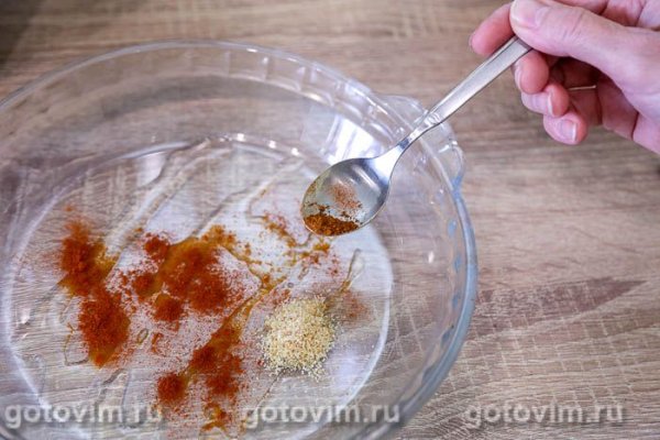 Солёный арахис с чили, чесноком и паприкой в микроволновке Солёный арахис с чили, чесноком и паприкой в микроволновке
