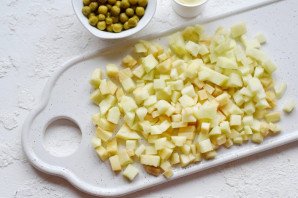 Салат "Столичный" с яблоком Салат "Столичный" с яблоком
