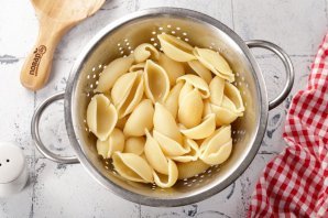 Фаршированные макароны-ракушки
