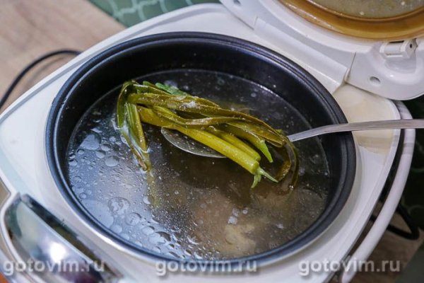Летние щи с лисичками в мультиварке