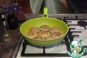 Котлеты из щуки с икорным соусом Котлеты из щуки с икорным соусом