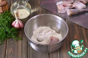 Жареный минтай с укропом и чесноком