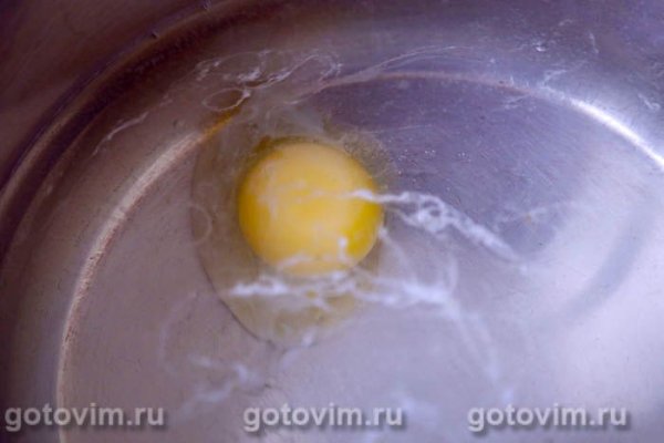 Тост с проростками бобов мунг, жареной свеклой и яйцом-пашот Тост с проростками бобов мунг, жареной свеклой и яйцом-пашот