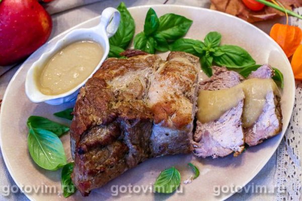Запеченная свинина с соусом из яблок с горчицей и медом Запеченная свинина с соусом из яблок с горчицей и медом
