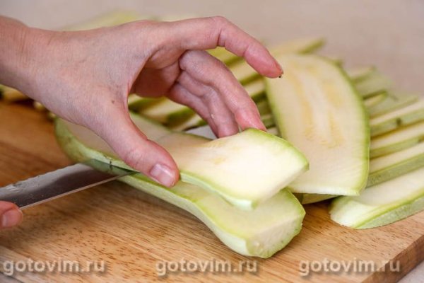 Рулетики из кабачков с мясом Рулетики из кабачков с мясом