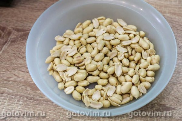 Жареный арахис с аджикой и чесноком в микроволновке Жареный арахис с аджикой и чесноком в микроволновке