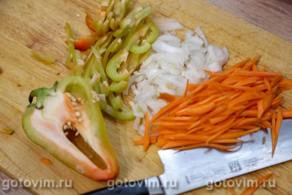 Рыбный суп с креветочными клецками в мультиварке Рыбный суп с креветочными клецками в мультиварке