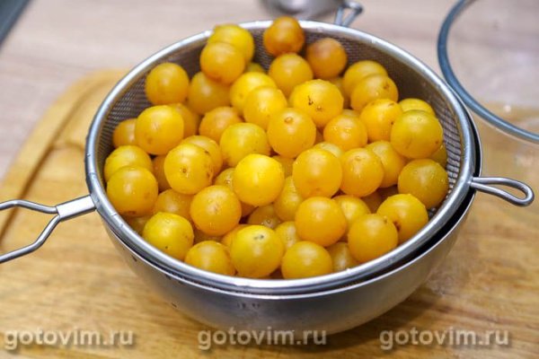 Джем из желтой алычи в микроволновке