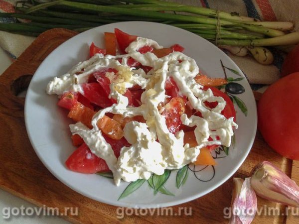 Овощной салат с сыром страчателла Овощной салат с сыром страчателла