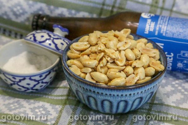 Жареный арахис с аджикой и чесноком в микроволновке Жареный арахис с аджикой и чесноком в микроволновке