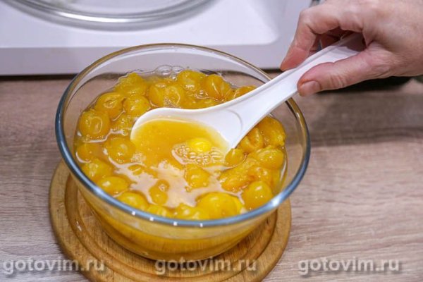 Джем из желтой алычи в микроволновке