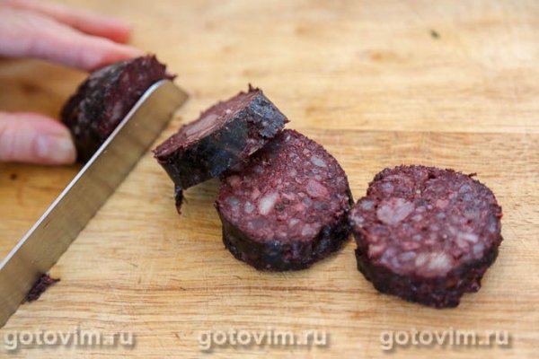 Чечевица с кровяной колбасой и беконом