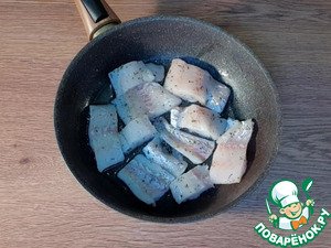 Рыбная запеканка с кабачком под соусом