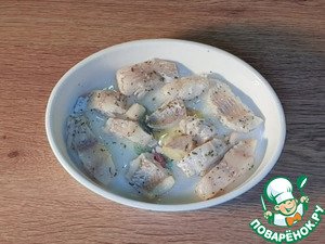 Рыбная запеканка с кабачком под соусом