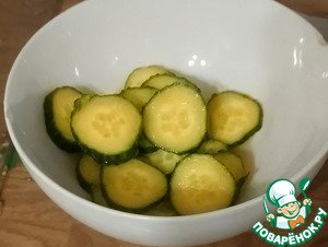 Тако с рыбой, кукурузой и огурцом Тако с рыбой, кукурузой и огурцом