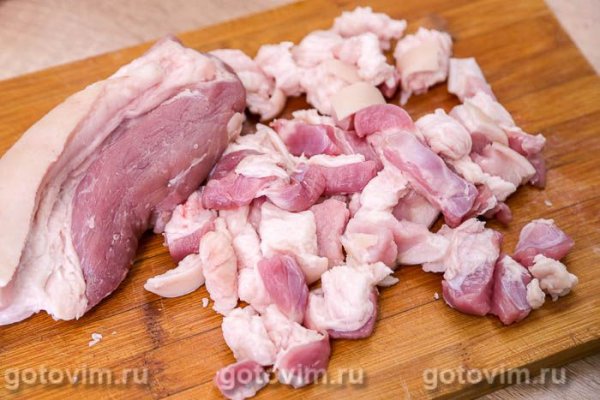 Мясо с яблоками и сладким перцем в мультиварке