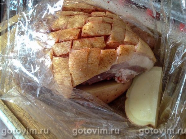 Грудинка со специями, запечённая в рукаве Грудинка со специями, запечённая в рукаве