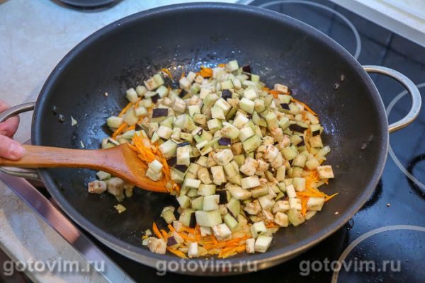 Вешенки, жаренные с баклажанами